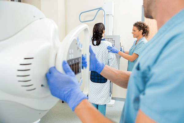 What is a radiographer salary in 2021?